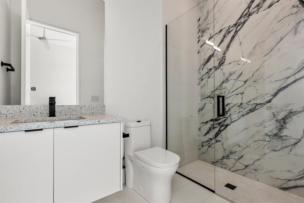 For Sale: $5,499,999 (6 beds, 6 baths, 6816 Square Feet)