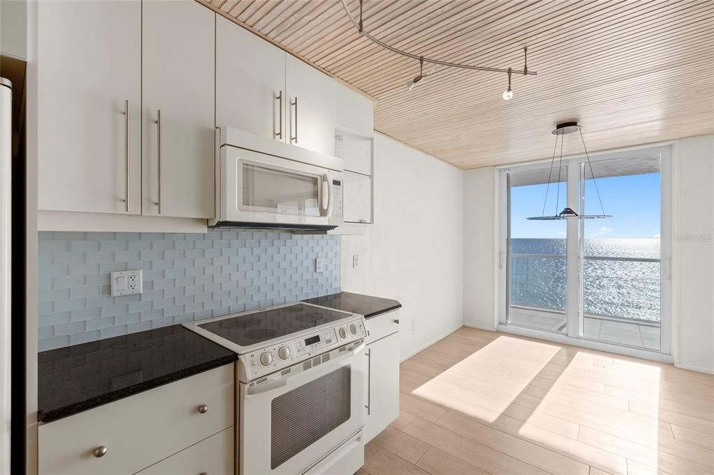 For Sale: $1,699,000 (2 beds, 2 baths, 1470 Square Feet)