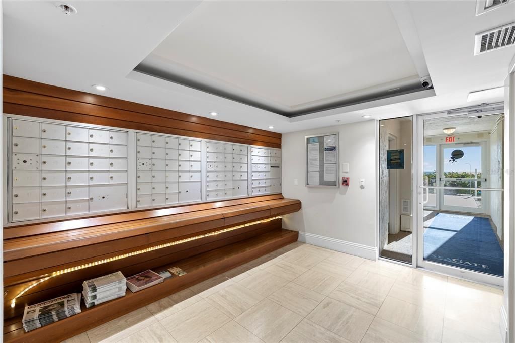 For Sale: $1,699,000 (2 beds, 2 baths, 1470 Square Feet)