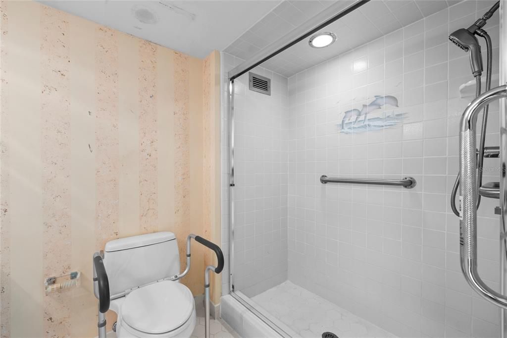 For Sale: $1,699,000 (2 beds, 2 baths, 1470 Square Feet)