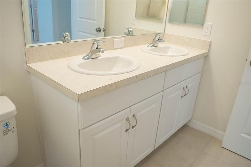 For Rent: $2,300 (3 beds, 2 baths, 1359 Square Feet)