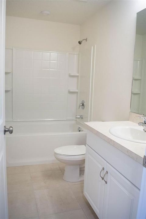 For Rent: $2,300 (3 beds, 2 baths, 1359 Square Feet)