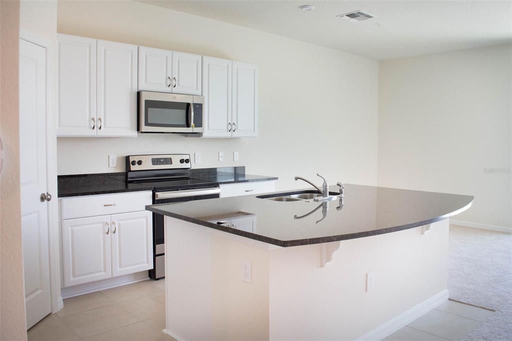 For Rent: $2,300 (3 beds, 2 baths, 1359 Square Feet)