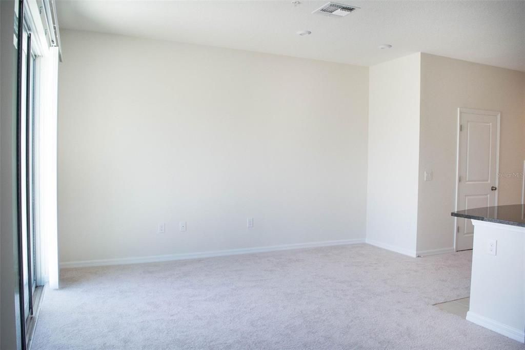 For Rent: $2,300 (3 beds, 2 baths, 1359 Square Feet)