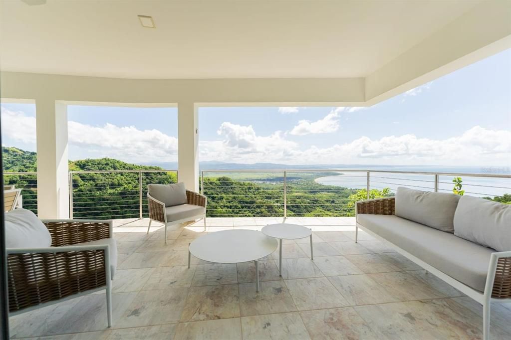 En Venta: $1,950,000 (5 camas, 3 baños, 2005 Pies cuadrados)