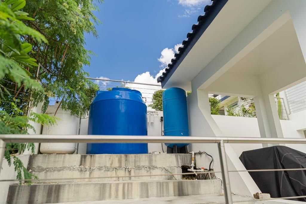 En Venta: $1,950,000 (5 camas, 3 baños, 2005 Pies cuadrados)