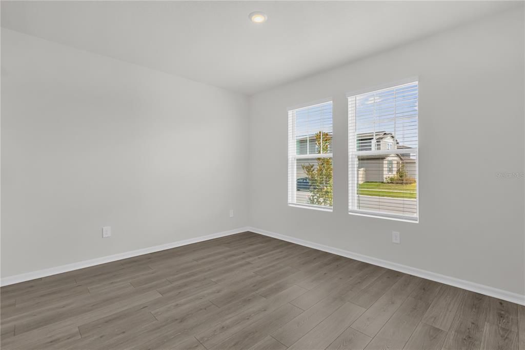 For Rent: $2,450 (4 beds, 2 baths, 2011 Square Feet)