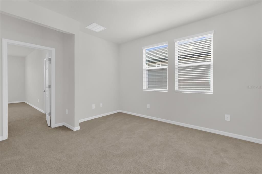 For Rent: $2,450 (4 beds, 2 baths, 2011 Square Feet)