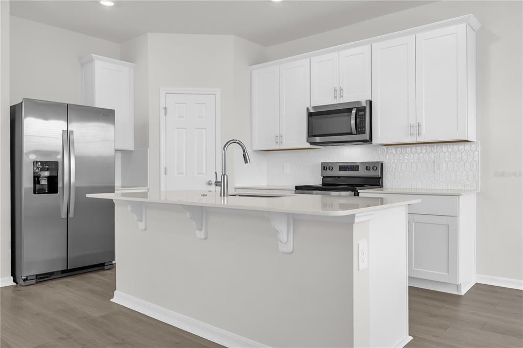 For Rent: $2,450 (4 beds, 2 baths, 2011 Square Feet)