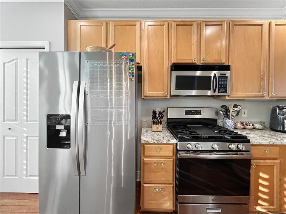 For Rent: $5,750 (3 beds, 2 baths, 2034 Square Feet)