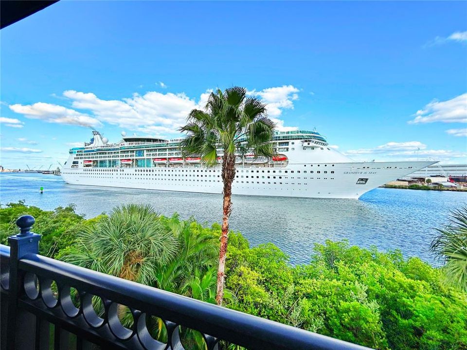 For Rent: $5,750 (3 beds, 2 baths, 2034 Square Feet)