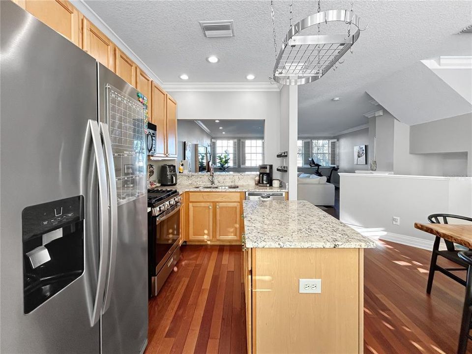 For Rent: $5,750 (3 beds, 2 baths, 2034 Square Feet)