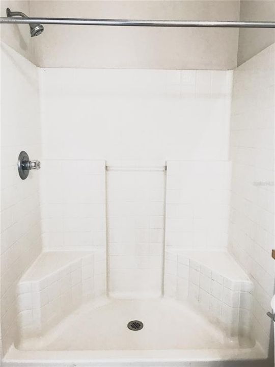 出租: $1,895 (4 贝兹, 2 浴室, 1490 平方英尺)