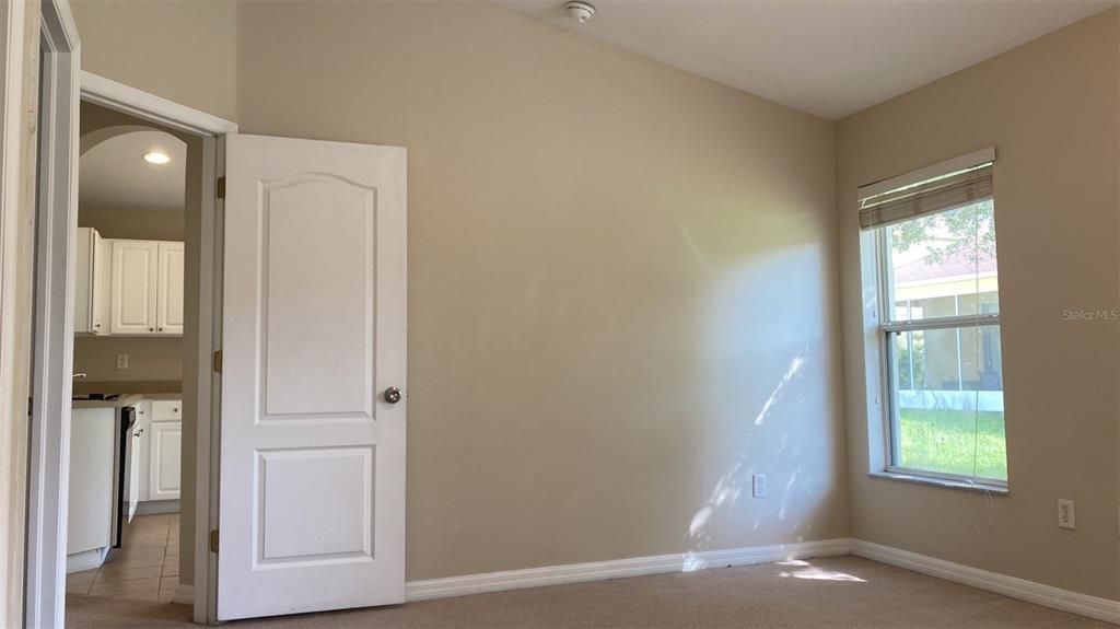 出租: $1,895 (4 贝兹, 2 浴室, 1490 平方英尺)