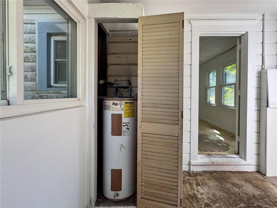 На продажу: $269,000 (2 спален, 1 ванн, 762 Квадратных фут)