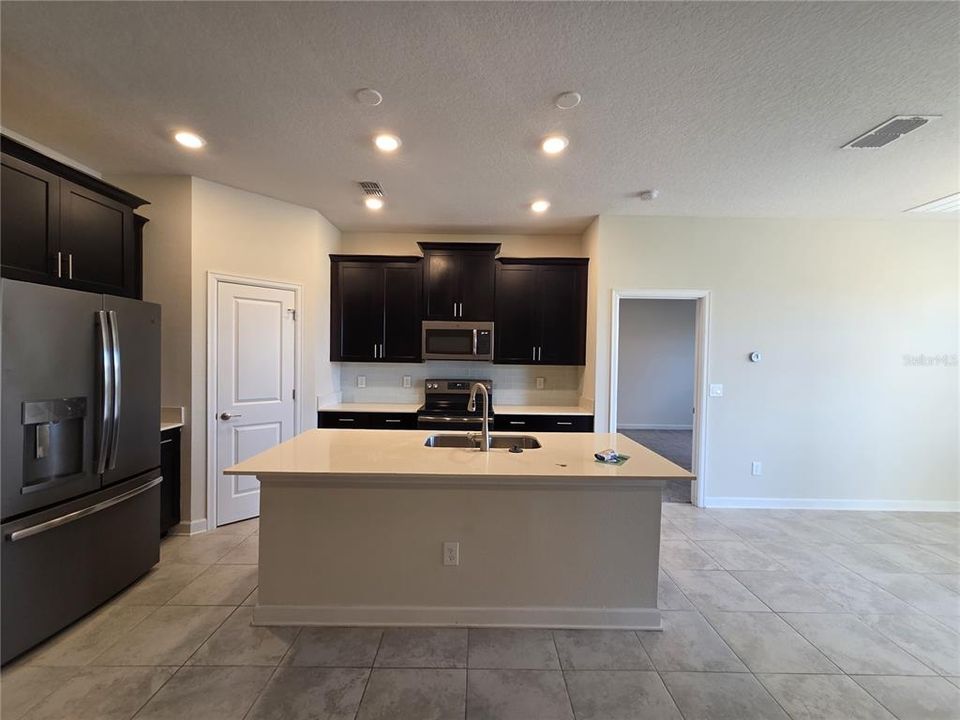 For Rent: $2,500 (3 beds, 2 baths, 1738 Square Feet)