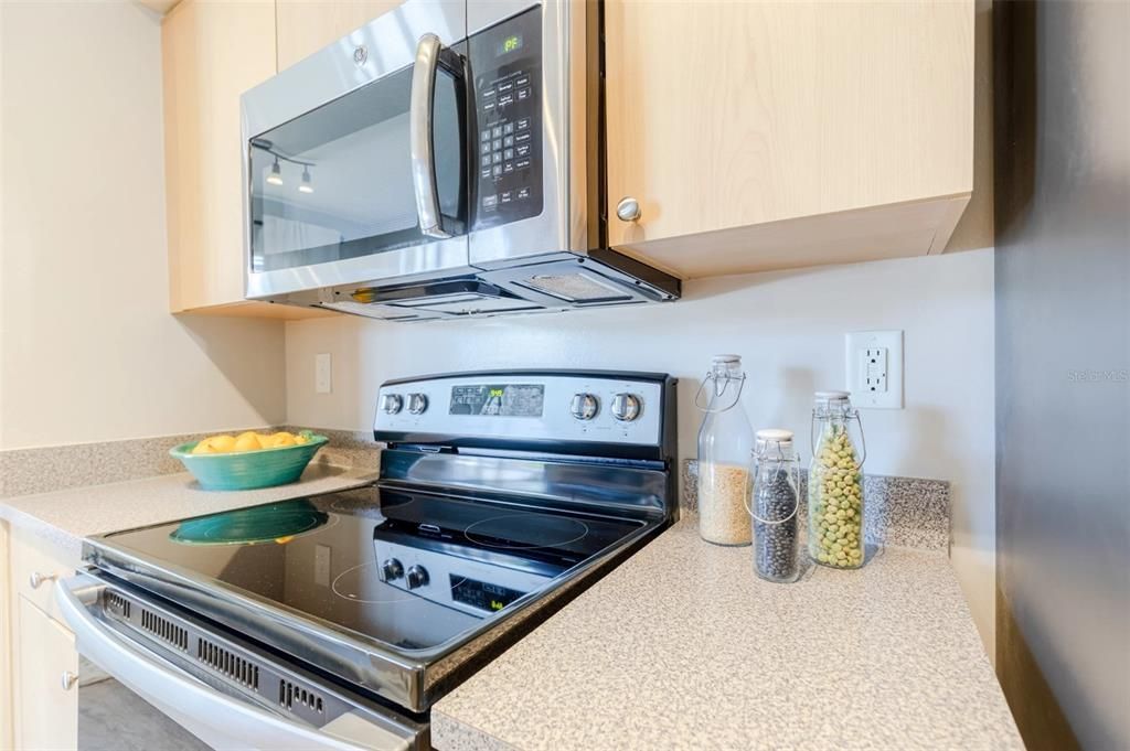 For Rent: $2,149 (3 beds, 2 baths, 1304 Square Feet)