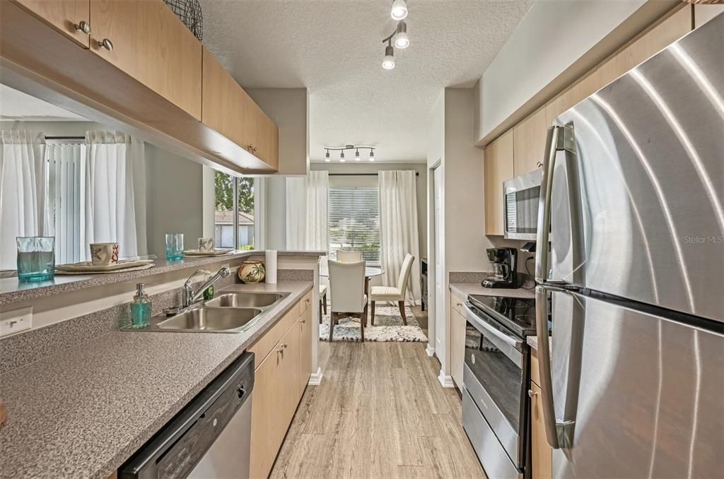 For Rent: $2,149 (3 beds, 2 baths, 1304 Square Feet)