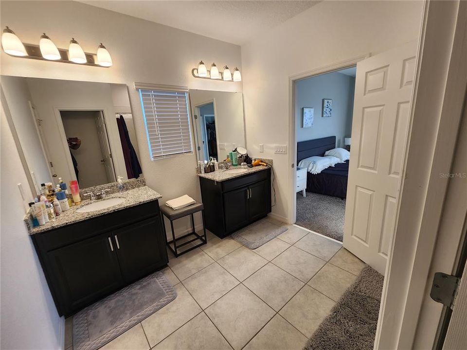 待售: $315,000 (4 贝兹, 2 浴室, 2070 平方英尺)