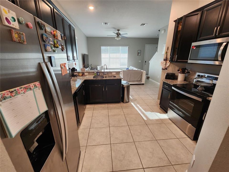 待售: $315,000 (4 贝兹, 2 浴室, 2070 平方英尺)