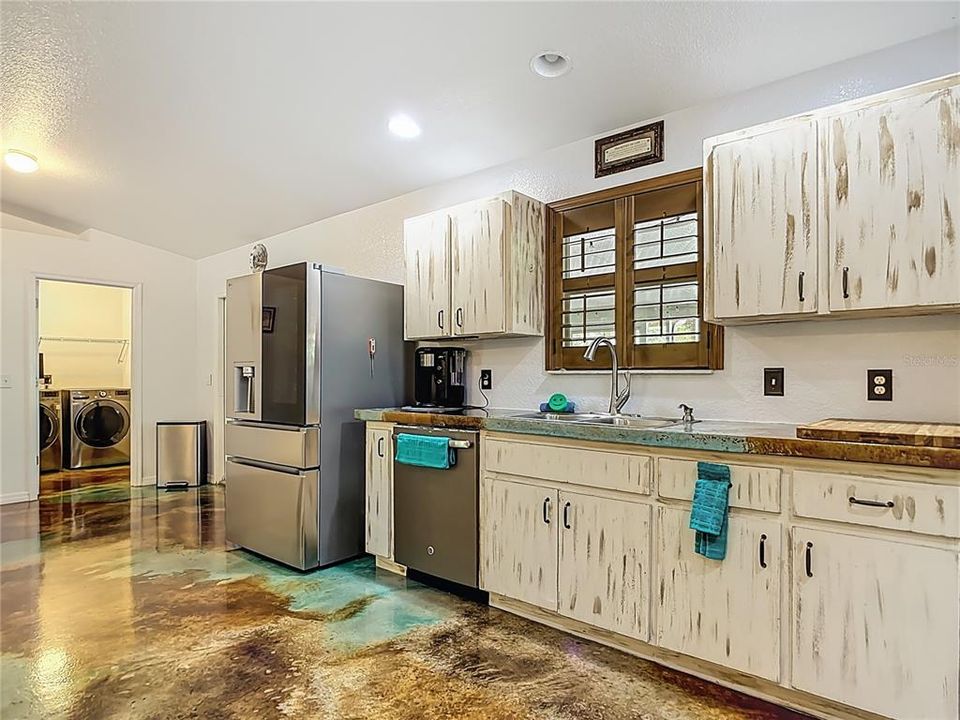 For Sale: $459,000 (3 beds, 2 baths, 1512 Square Feet)