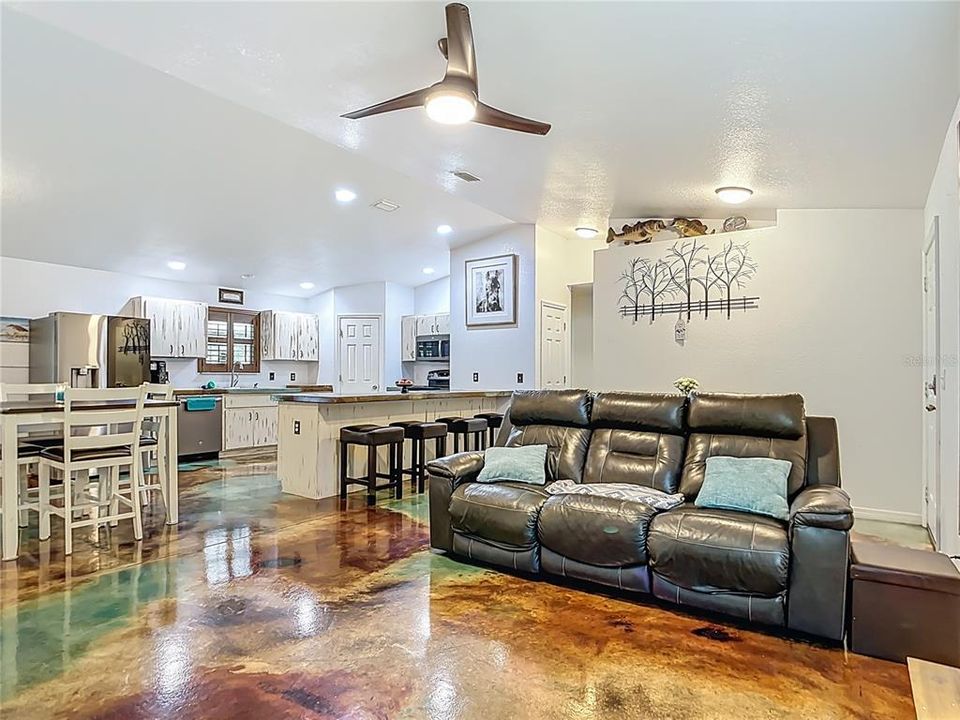 For Sale: $459,000 (3 beds, 2 baths, 1512 Square Feet)