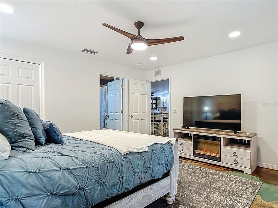 For Sale: $459,000 (3 beds, 2 baths, 1512 Square Feet)