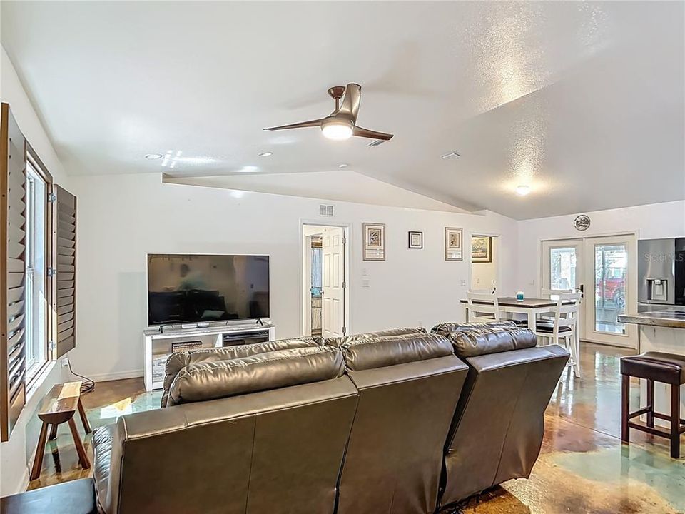 For Sale: $459,000 (3 beds, 2 baths, 1512 Square Feet)