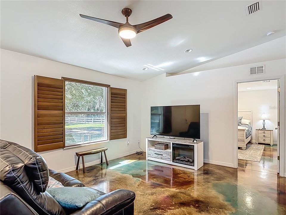 For Sale: $459,000 (3 beds, 2 baths, 1512 Square Feet)