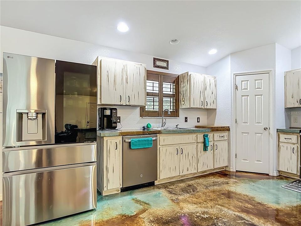 For Sale: $459,000 (3 beds, 2 baths, 1512 Square Feet)