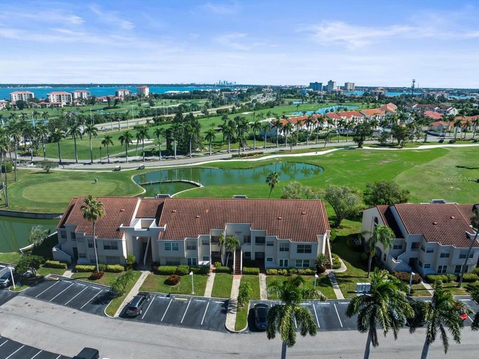 В аренду: $4,000 (2 спален, 2 ванн, 1070 Квадратных фут)