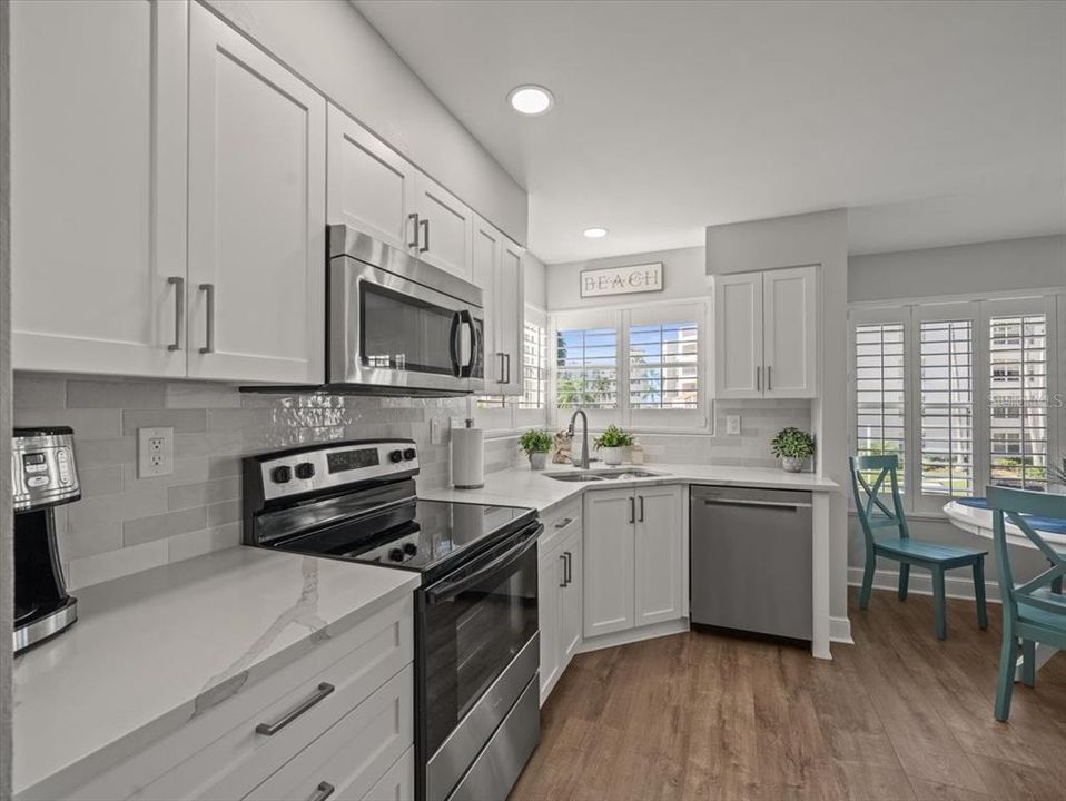 В аренду: $4,000 (2 спален, 2 ванн, 1070 Квадратных фут)