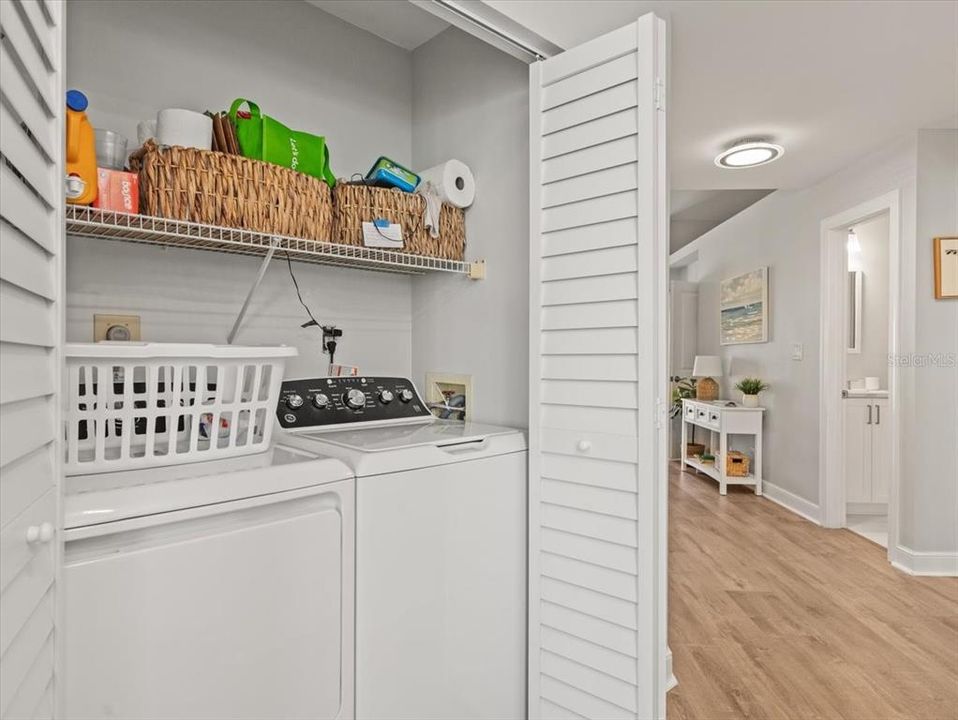 В аренду: $4,000 (2 спален, 2 ванн, 1070 Квадратных фут)