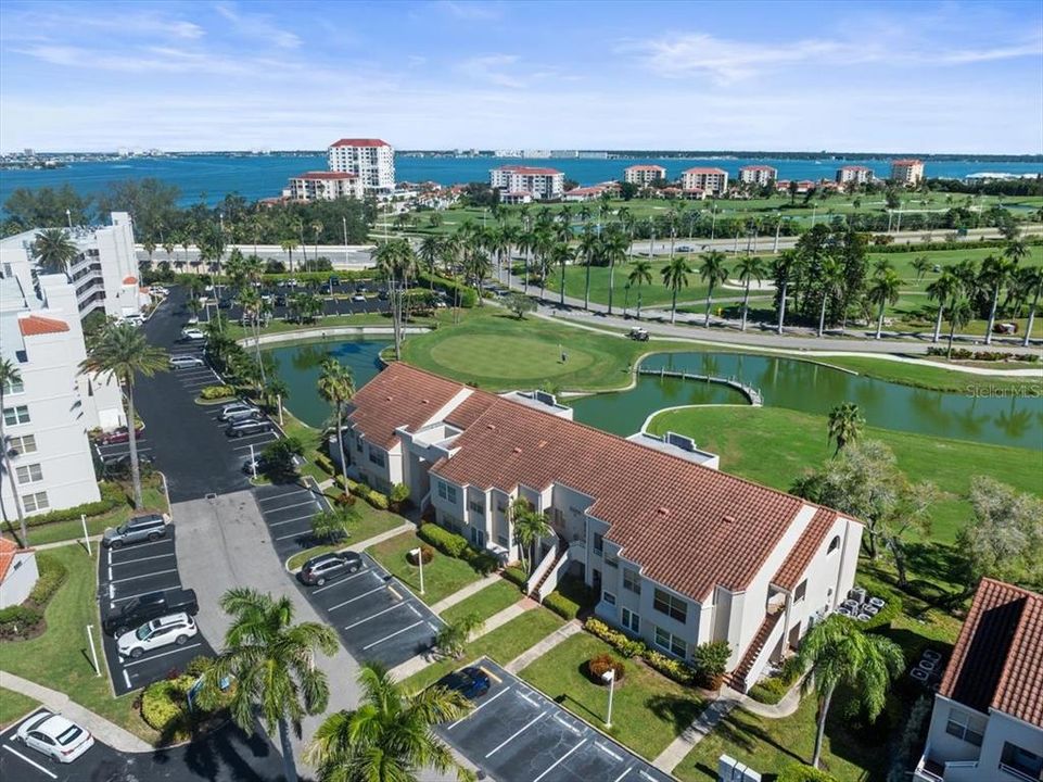 В аренду: $4,000 (2 спален, 2 ванн, 1070 Квадратных фут)