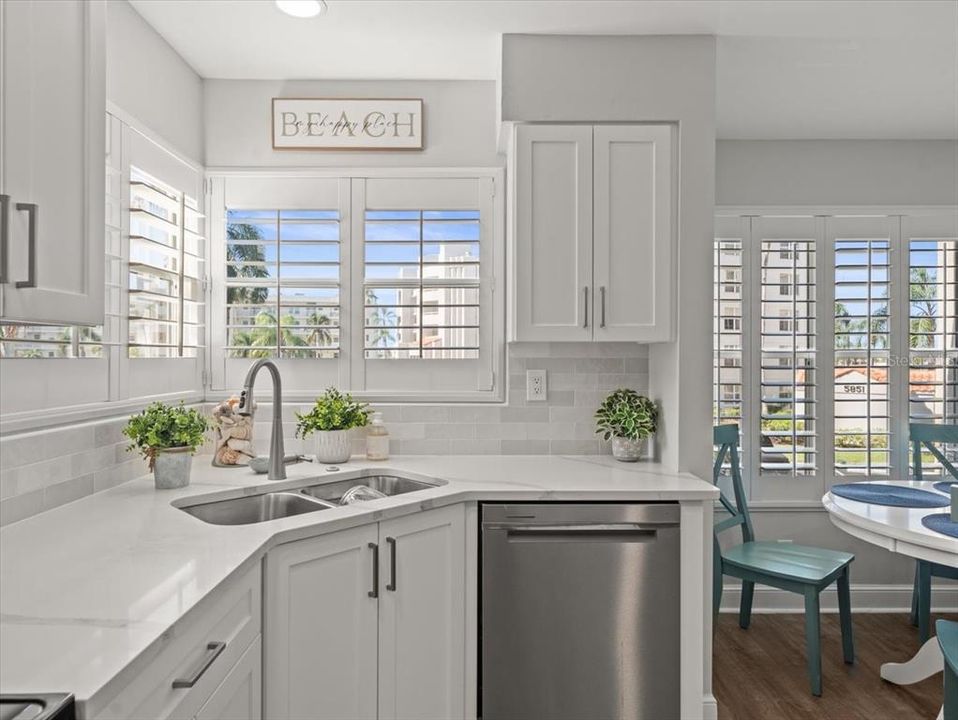 В аренду: $4,000 (2 спален, 2 ванн, 1070 Квадратных фут)