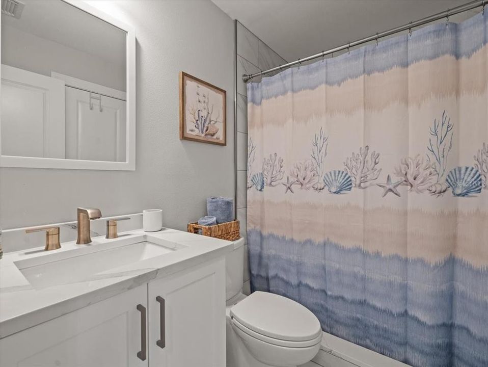 В аренду: $4,000 (2 спален, 2 ванн, 1070 Квадратных фут)