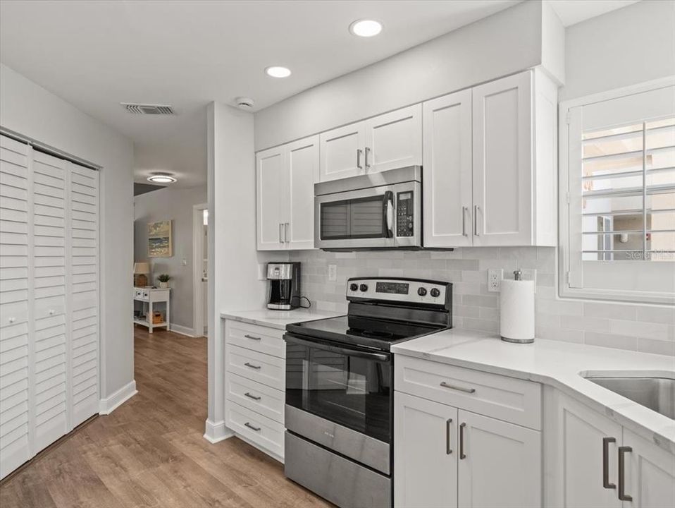 В аренду: $4,000 (2 спален, 2 ванн, 1070 Квадратных фут)