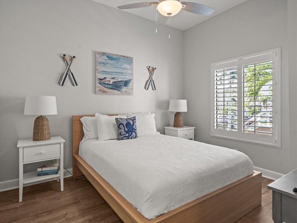 В аренду: $4,000 (2 спален, 2 ванн, 1070 Квадратных фут)