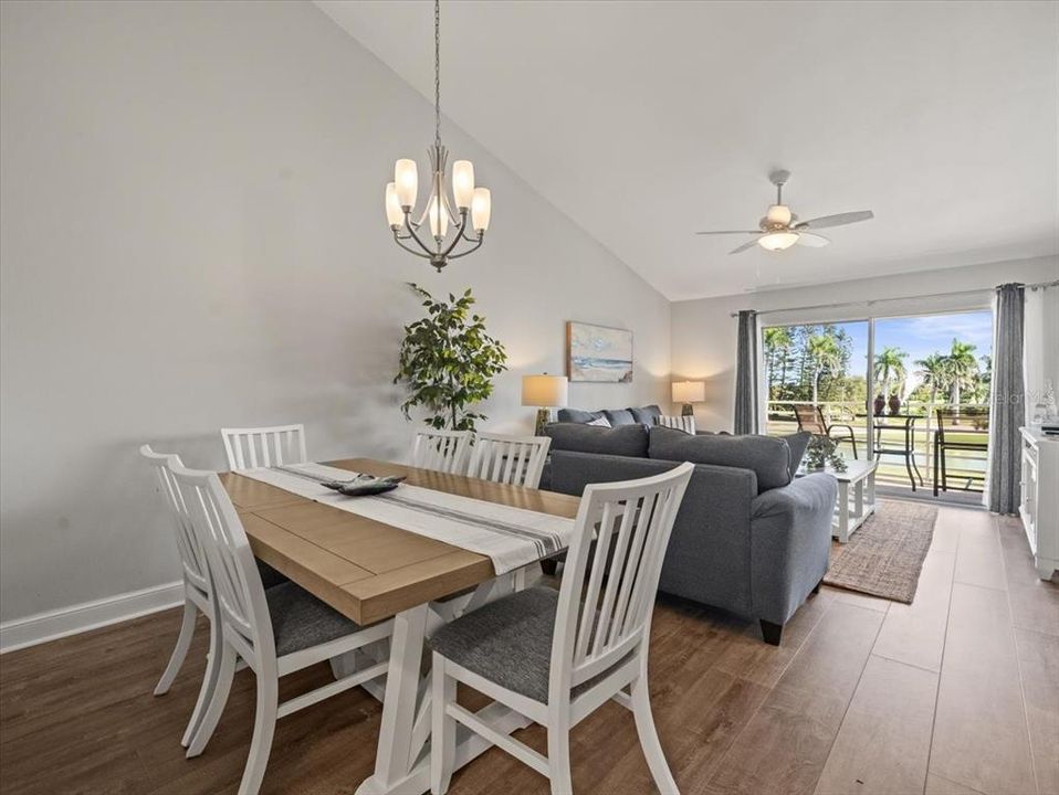 В аренду: $4,000 (2 спален, 2 ванн, 1070 Квадратных фут)