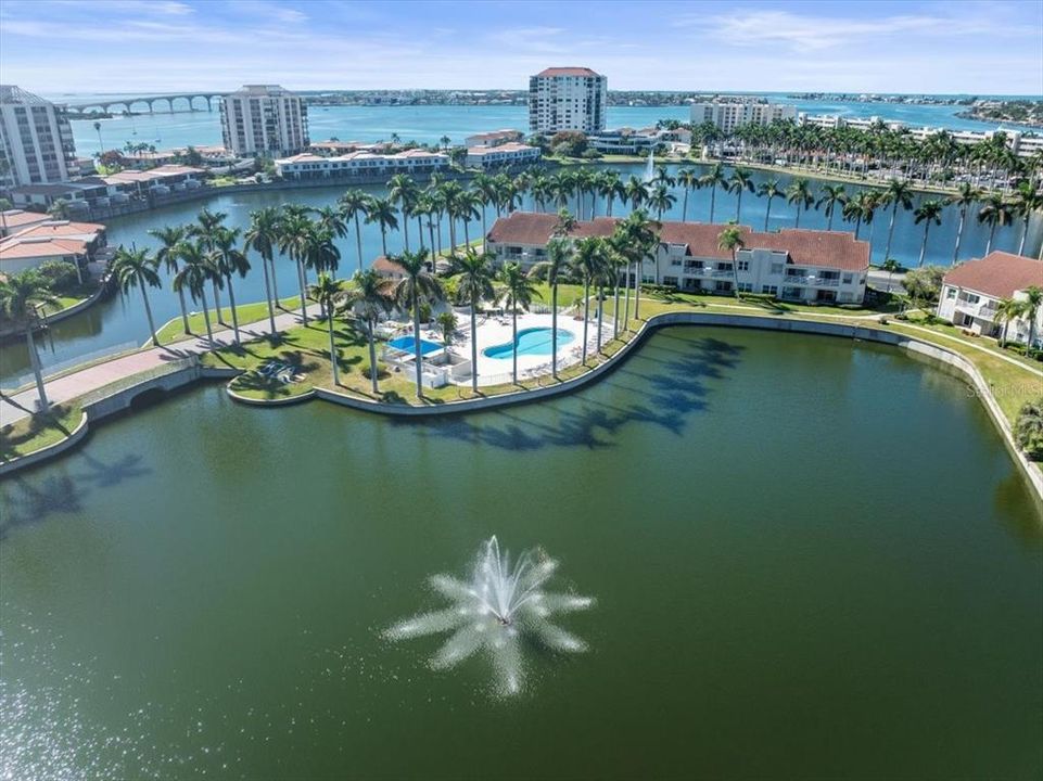 В аренду: $4,000 (2 спален, 2 ванн, 1070 Квадратных фут)