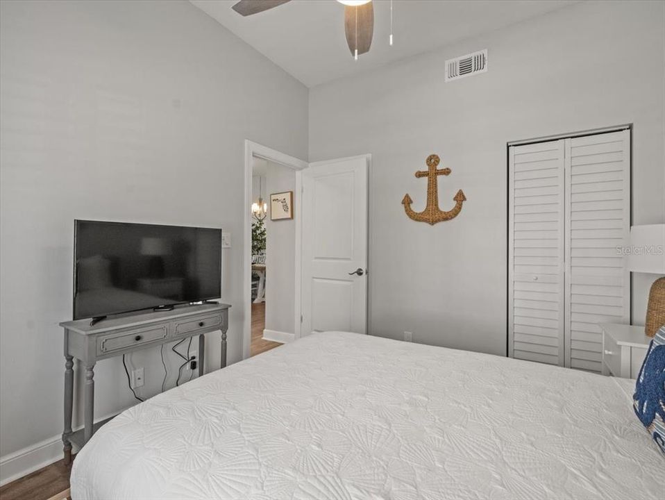 В аренду: $4,000 (2 спален, 2 ванн, 1070 Квадратных фут)