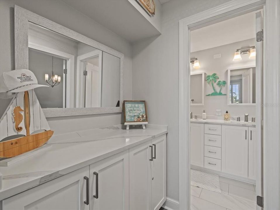 В аренду: $4,000 (2 спален, 2 ванн, 1070 Квадратных фут)