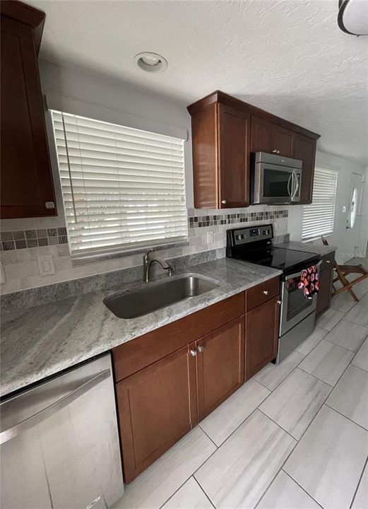 出租: $2,500 (2 贝兹, 2 浴室, 1491 平方英尺)