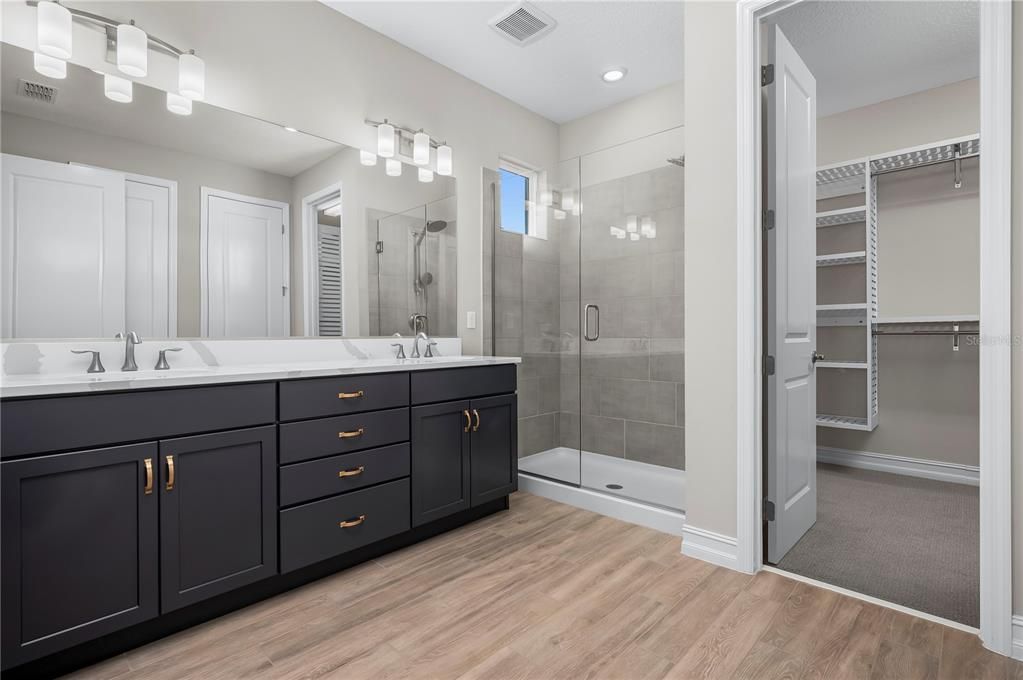 For Sale: $550,000 (3 beds, 3 baths, 2659 Square Feet)