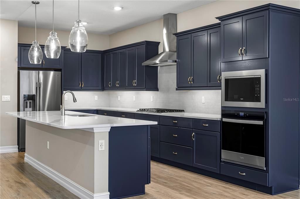 For Sale: $550,000 (3 beds, 3 baths, 2659 Square Feet)