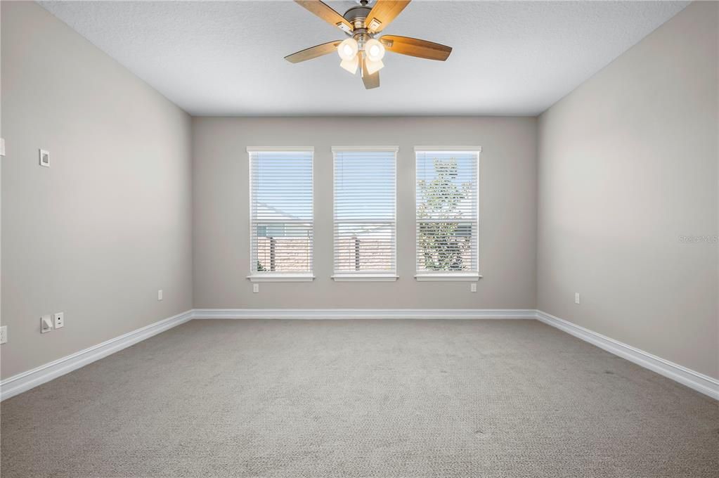 For Sale: $550,000 (3 beds, 3 baths, 2659 Square Feet)