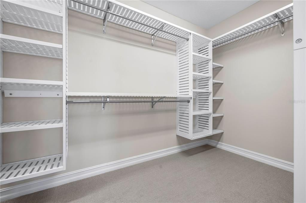 For Sale: $550,000 (3 beds, 3 baths, 2659 Square Feet)