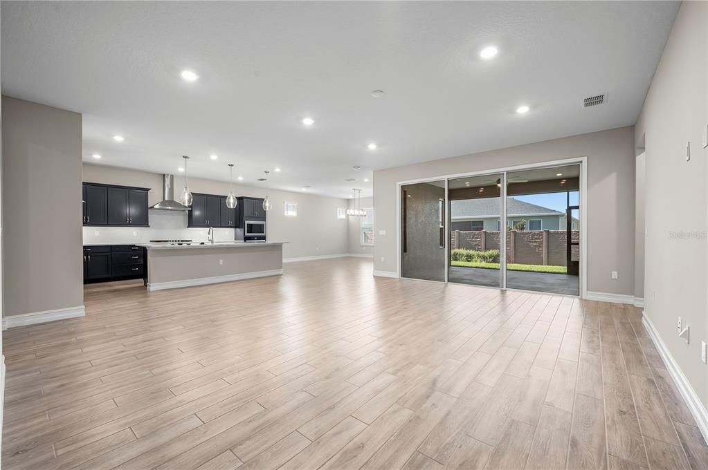 For Sale: $550,000 (3 beds, 3 baths, 2659 Square Feet)