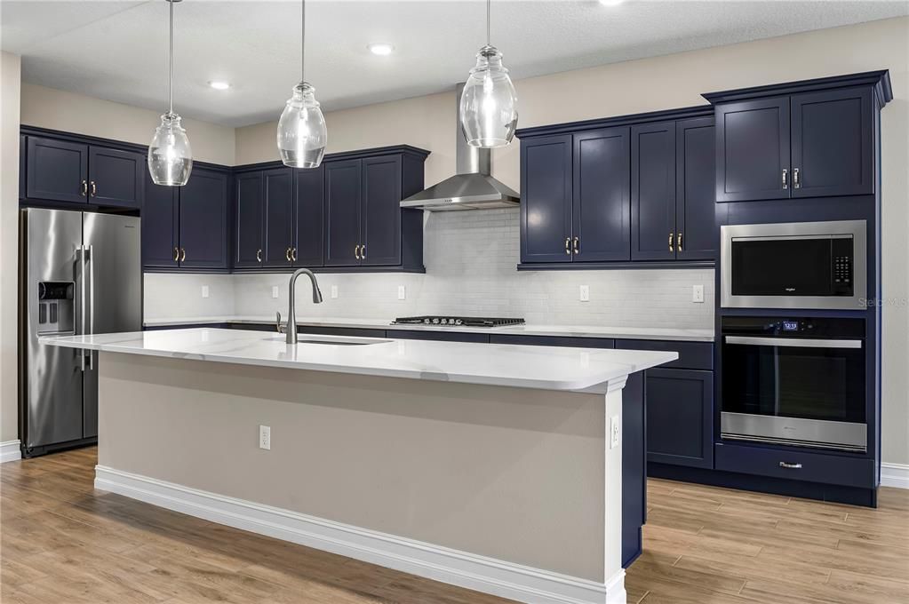 For Sale: $550,000 (3 beds, 3 baths, 2659 Square Feet)