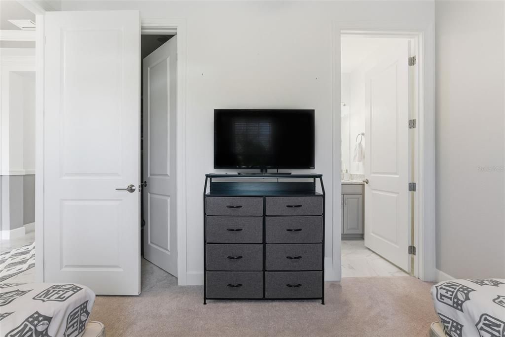 For Sale: $824,900 (3 beds, 3 baths, 2175 Square Feet)